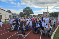 À Villeurbanne, seniors et enfants main dans la main pour un marathon (1/1)