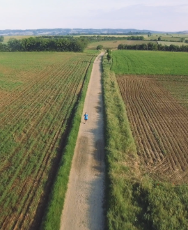 A travers champs sur le plateau des Grandes Terres