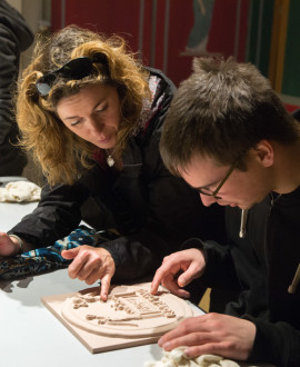 Un parcours tactile pour les malvoyants au musée Lugdunum