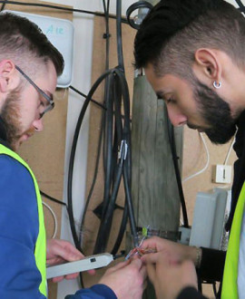 Insertion : l’école des plombiers du numérique ouvre ses portes à Lyon