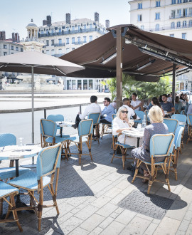 C'est le 2 juin, les cafés et restaurants sont ouverts !