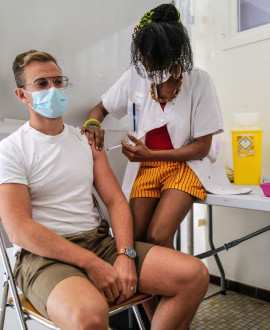 Covid-19 : jusqu'à 600 vaccinations par jour à Caluire