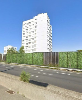 Un mur anti-bruit en construction dans le secteur Bron-Parilly