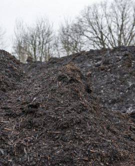 Le compost des habitants enrichit des terres appauvries à Genay