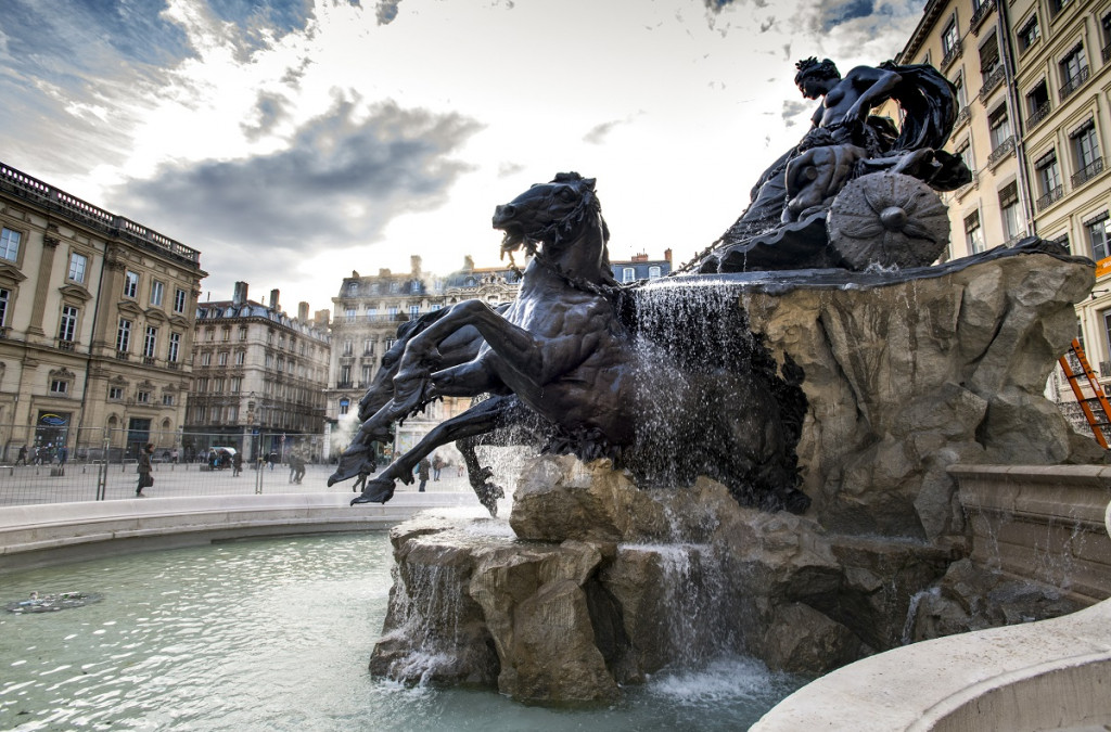 Lyon: La place des Terreaux privée de ses petites fontaines