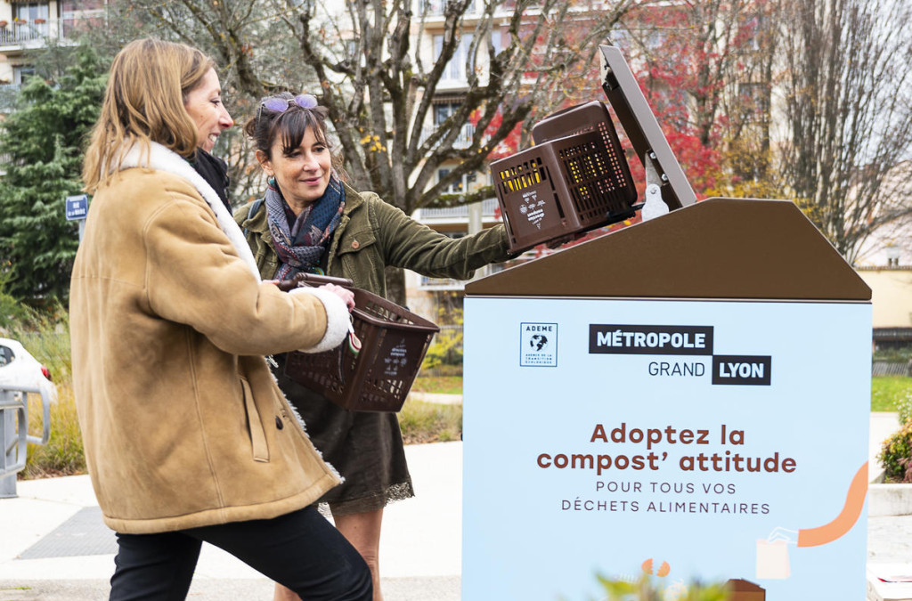 Tri des biodéchets avec un bioseau et sacs compostables- Les Alchimistes