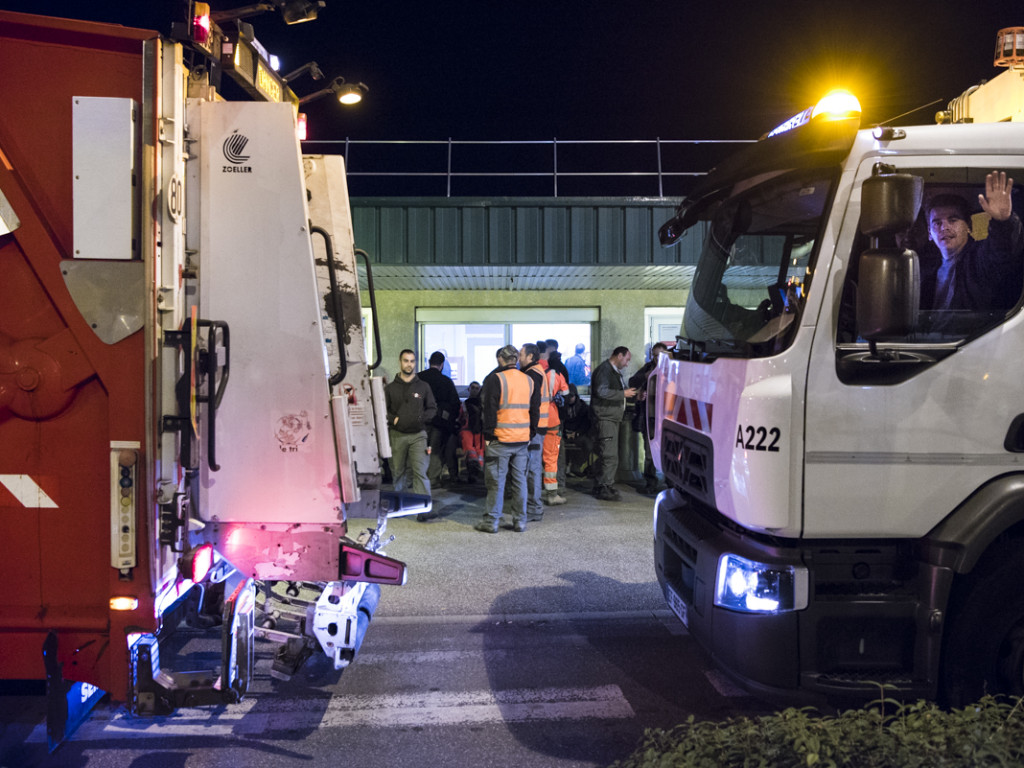 Dans le quotidien des éboueurs