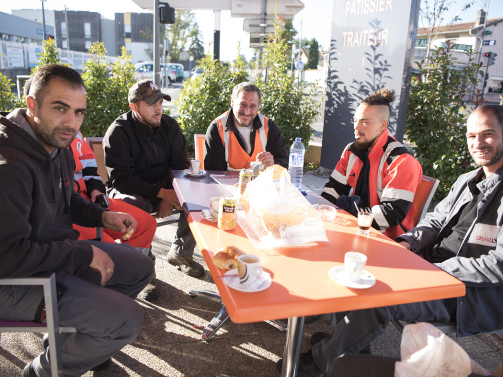 Dans le quotidien des éboueurs