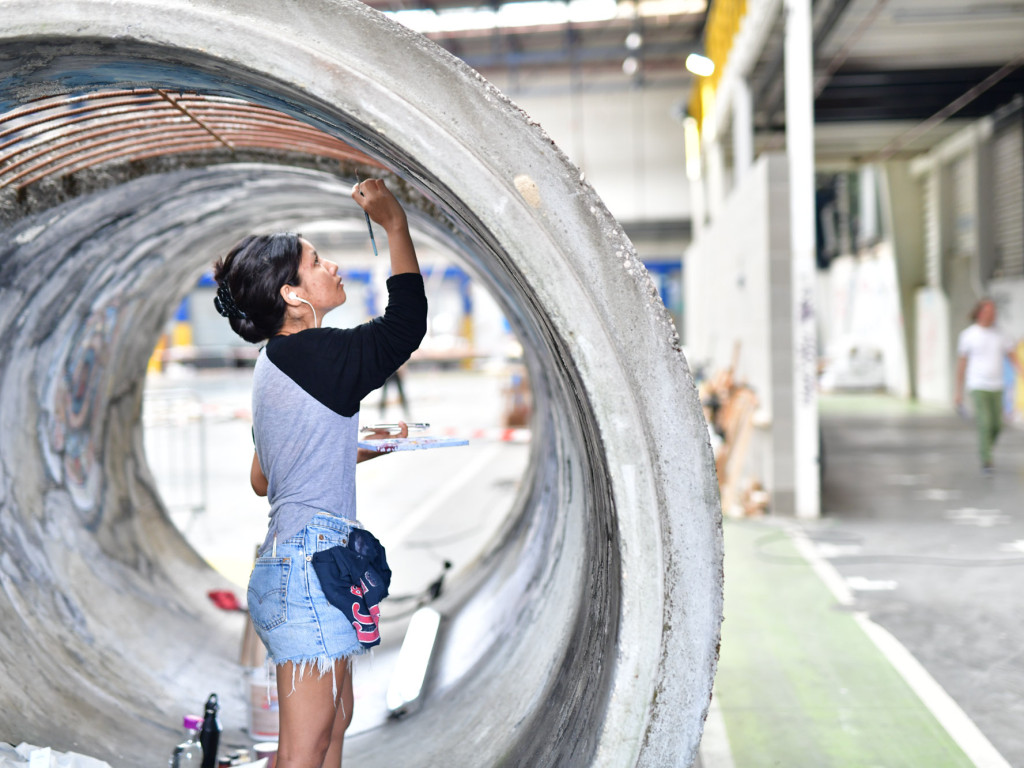 Dans les coulisses de la Biennale d'art contemporain