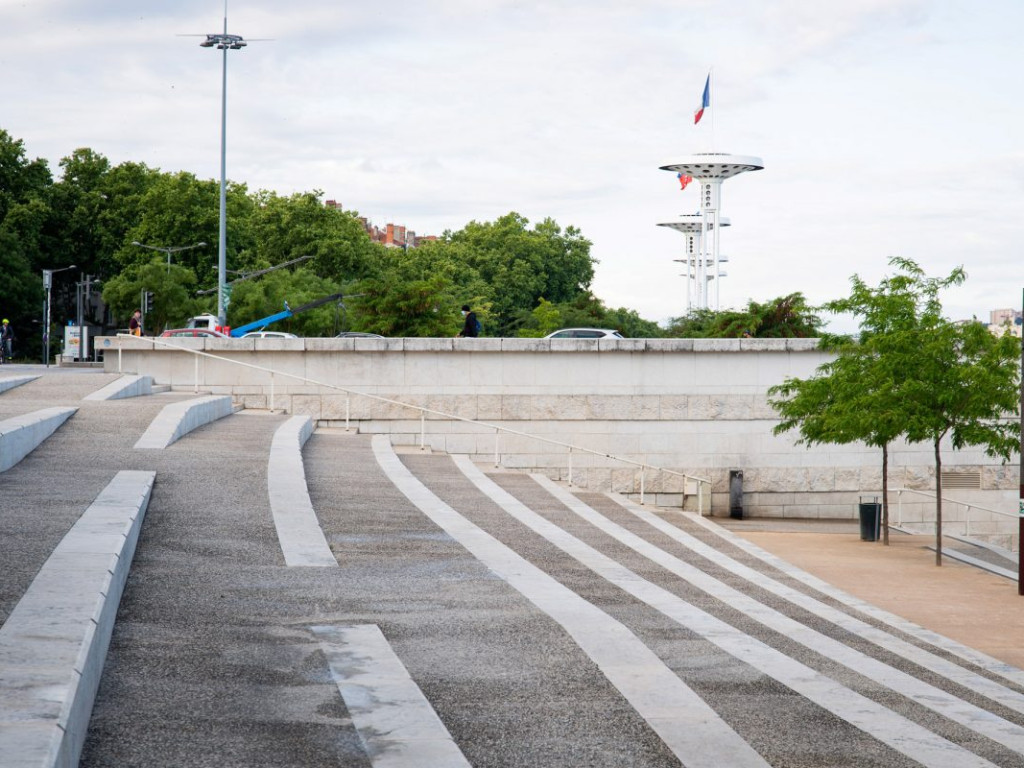 Berges du Rhône : les déchets ne disparaissent pas par magie