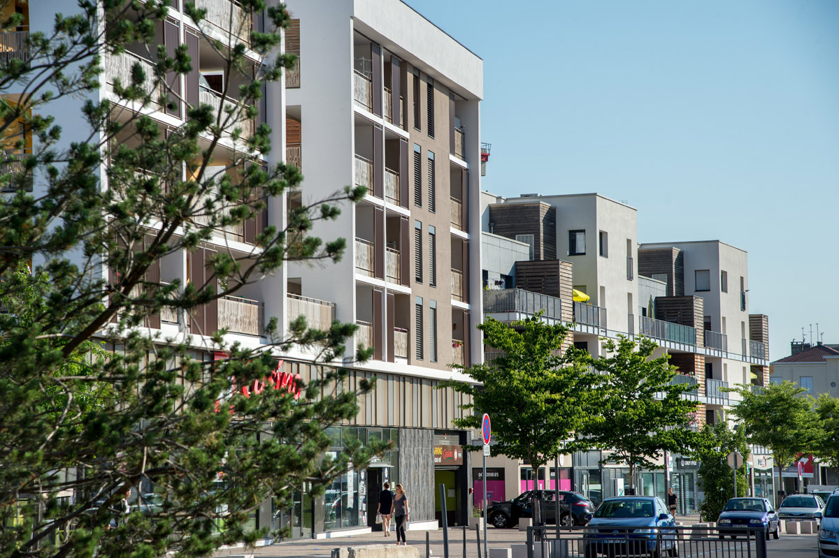 Le visage du quartier de la Castellane à Sathonay-camp se dessine. Jusqu'en 2020, de nouveaux logements, commerces et services de proximité sont livrés dans ce secteur établis sur la partie nord de l'ancien site militaire de la commune. 750 logements seront livrés d'ici 2020.